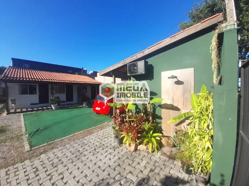 Casa com 1 quarto para alugar, 32m2 em Florianopolis - SC - imagem 1 Foto 1 de Casa com 1 quarto para alugar, 32m2 em Florianopolis - SC