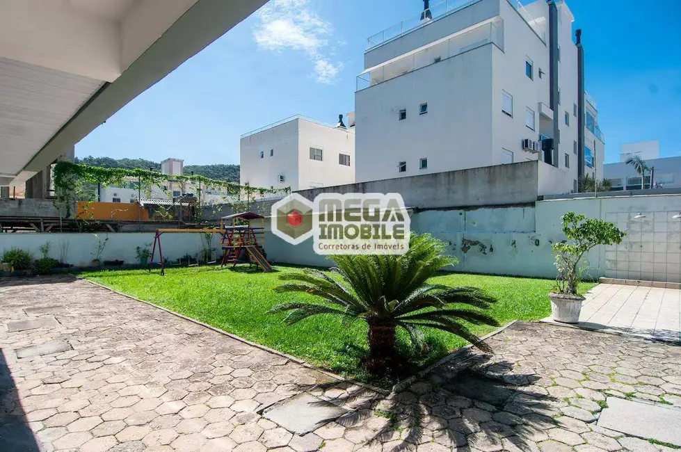 Foto 4 de Apartamento com 2 quartos à venda, 65m2 em Florianopolis - SC