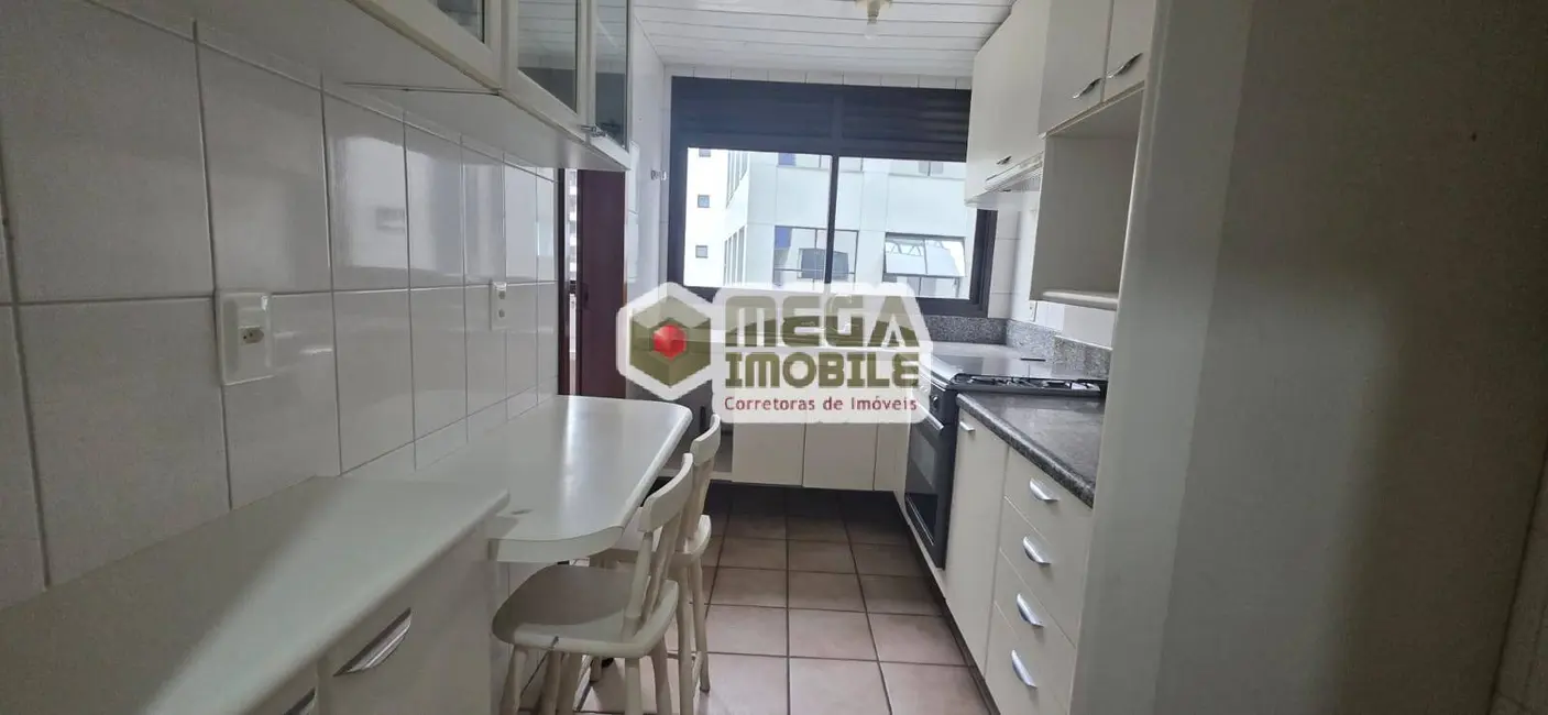 Apartamento com 2 quartos à venda, 77m2 em Centro, Florianopolis - SC - imagem 8 Foto 8 de Apartamento com 2 quartos à venda, 77m2 em Centro, Florianopolis - SC