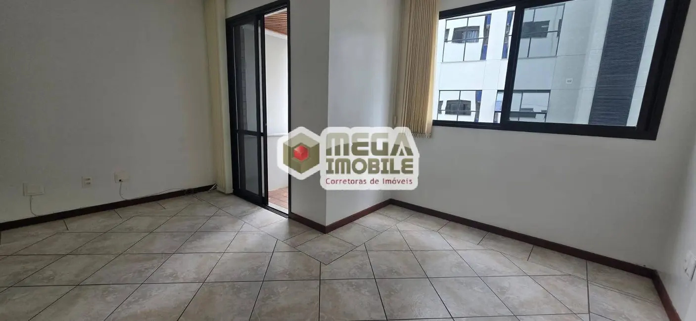 Apartamento com 2 quartos à venda, 77m2 em Centro, Florianopolis - SC - imagem 2 Foto 2 de Apartamento com 2 quartos à venda, 77m2 em Centro, Florianopolis - SC