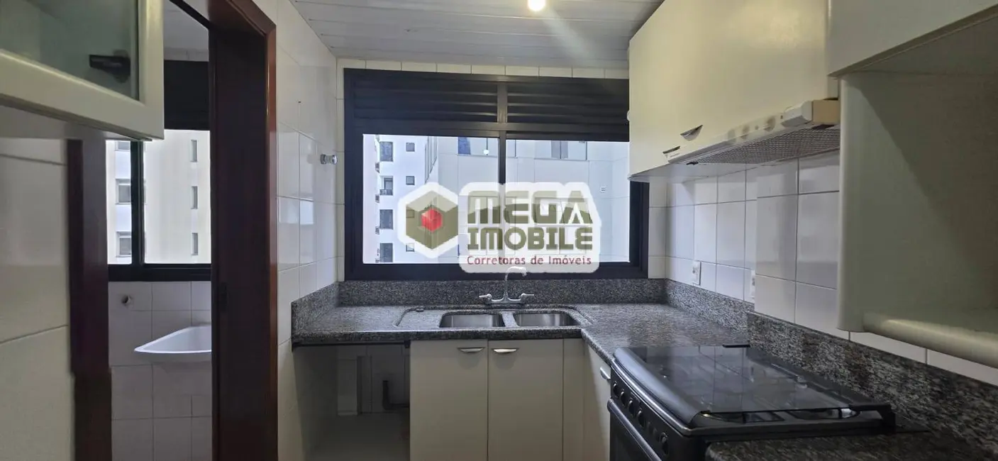 Apartamento com 2 quartos à venda, 77m2 em Centro, Florianopolis - SC - imagem 3 Foto 3 de Apartamento com 2 quartos à venda, 77m2 em Centro, Florianopolis - SC