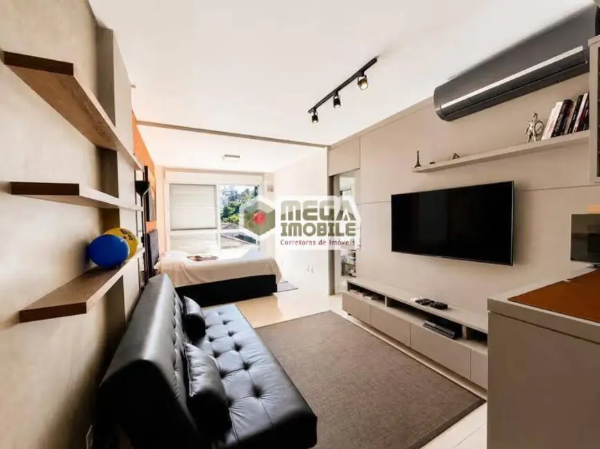 Apartamento com 1 quarto à venda, 40m2 em Centro, Florianopolis - SC - imagem 3 Foto 3 de Apartamento com 1 quarto à venda, 40m2 em Centro, Florianopolis - SC