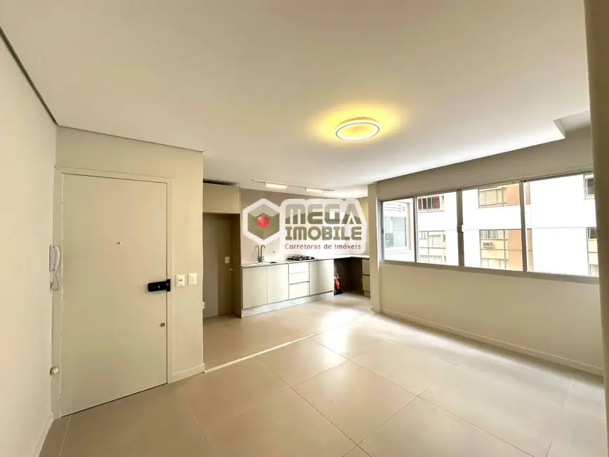 Foto 2 de Apartamento com 2 quartos à venda, 60m2 em Centro, Florianopolis - SC