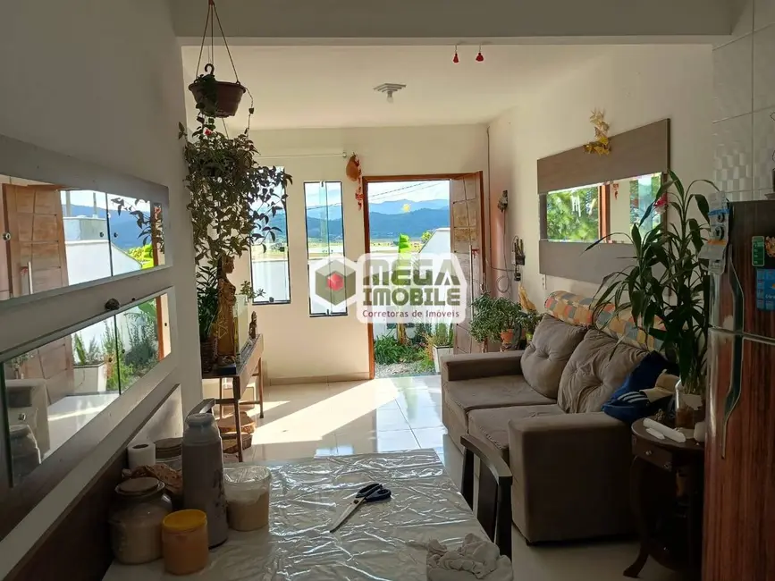 Foto 2 de Casa com 2 quartos à venda, 64m2 em Governador Celso Ramos - SC