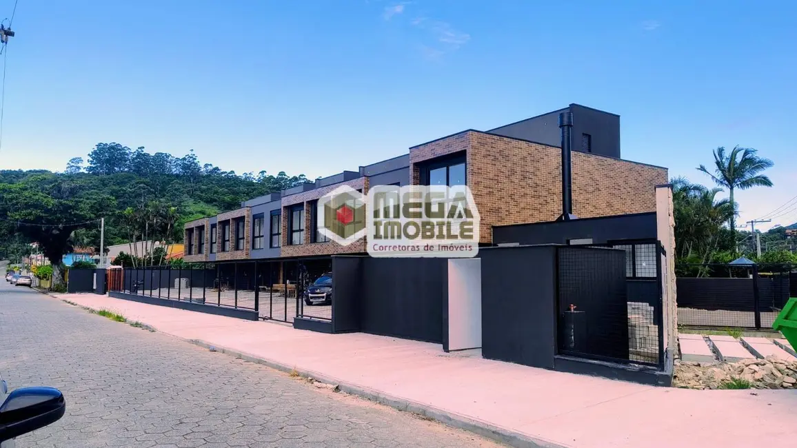 Foto 1 de Casa com 2 quartos à venda, 81m2 em Cachoeira do Bom Jesus, Florianopolis - SC