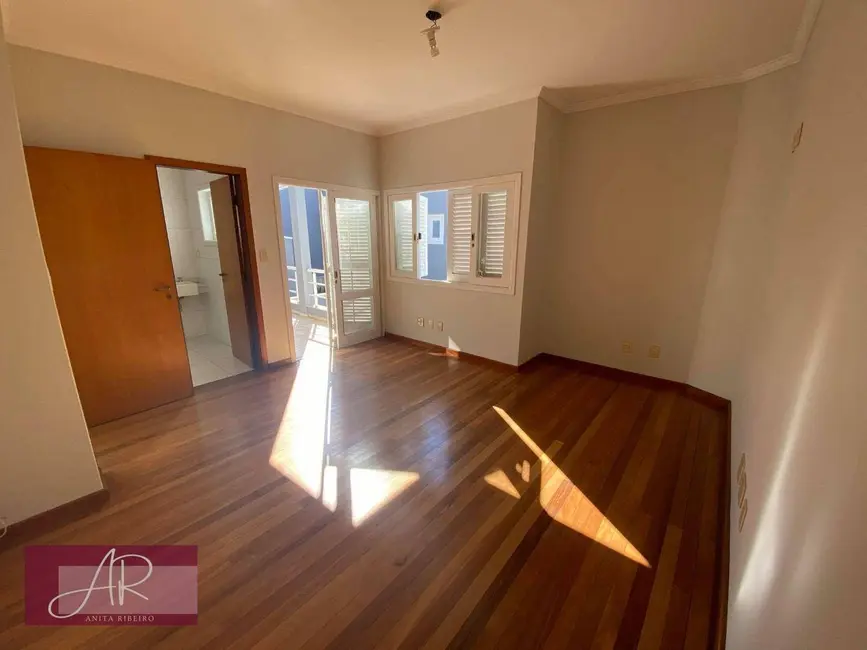 Foto 11 de Casa com 6 quartos à venda, 315m2 em Santa Lúcia, Pouso Alegre - MG