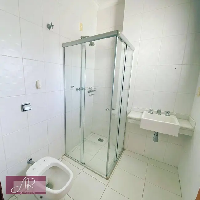 Foto 10 de Casa com 6 quartos à venda, 315m2 em Santa Lúcia, Pouso Alegre - MG