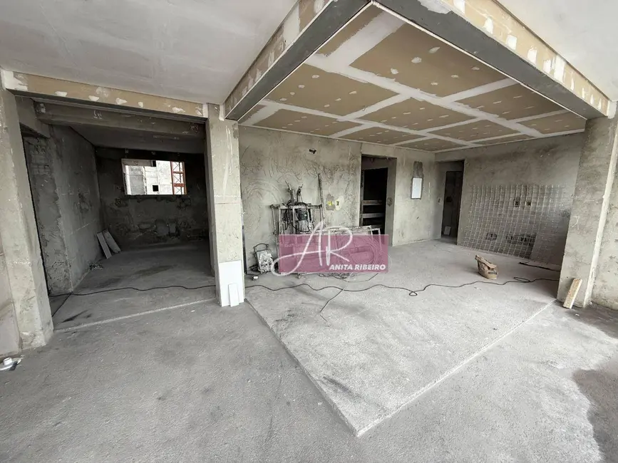 Foto 2 de Apartamento com 3 quartos à venda, 150m2 em Centro, Pouso Alegre - MG