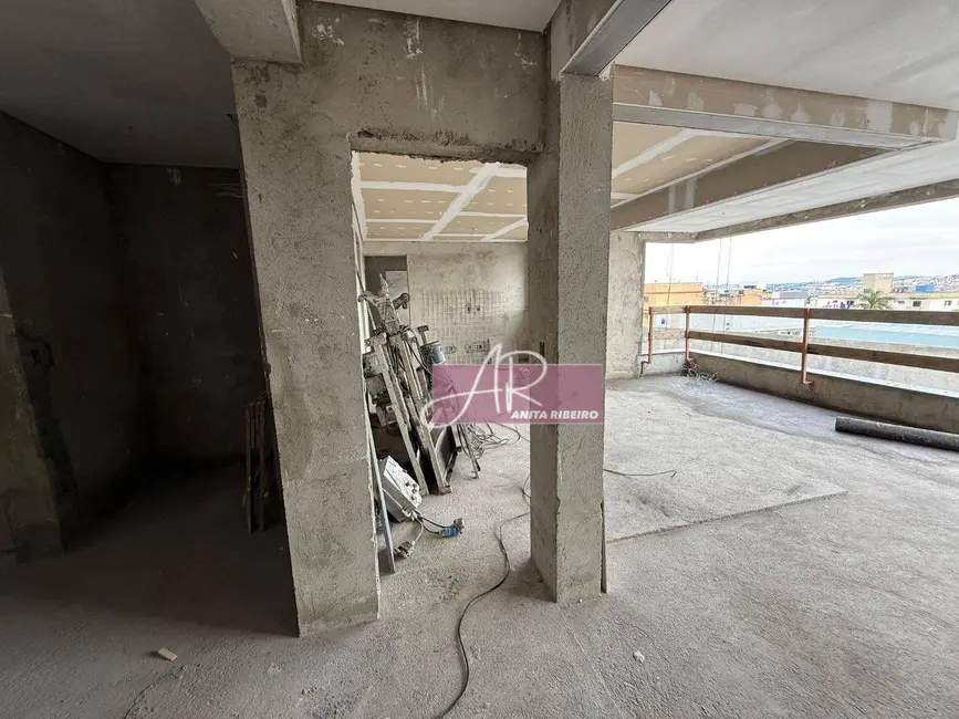 Apartamento com 3 quartos à venda, 150m2 em Centro, Pouso Alegre - MG - imagem 4 Foto 4 de Apartamento com 3 quartos à venda, 150m2 em Centro, Pouso Alegre - MG