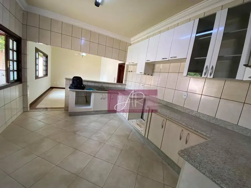 Foto 4 de Casa com 5 quartos à venda, 760m2 em Fátima I, Pouso Alegre - MG