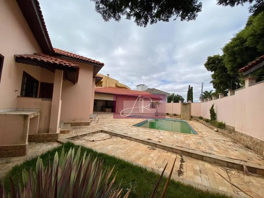 Foto 1 de Casa com 5 quartos à venda, 760m2 em Fátima I, Pouso Alegre - MG