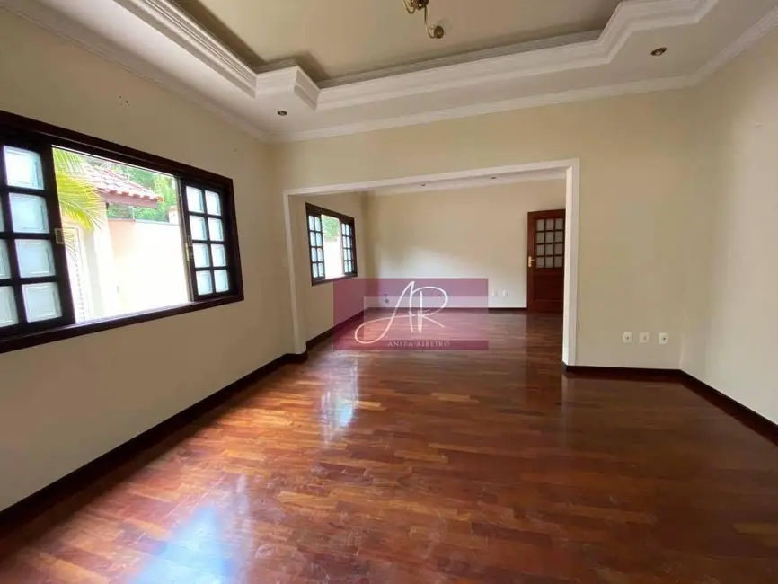 Foto 2 de Casa com 5 quartos à venda, 760m2 em Fátima I, Pouso Alegre - MG