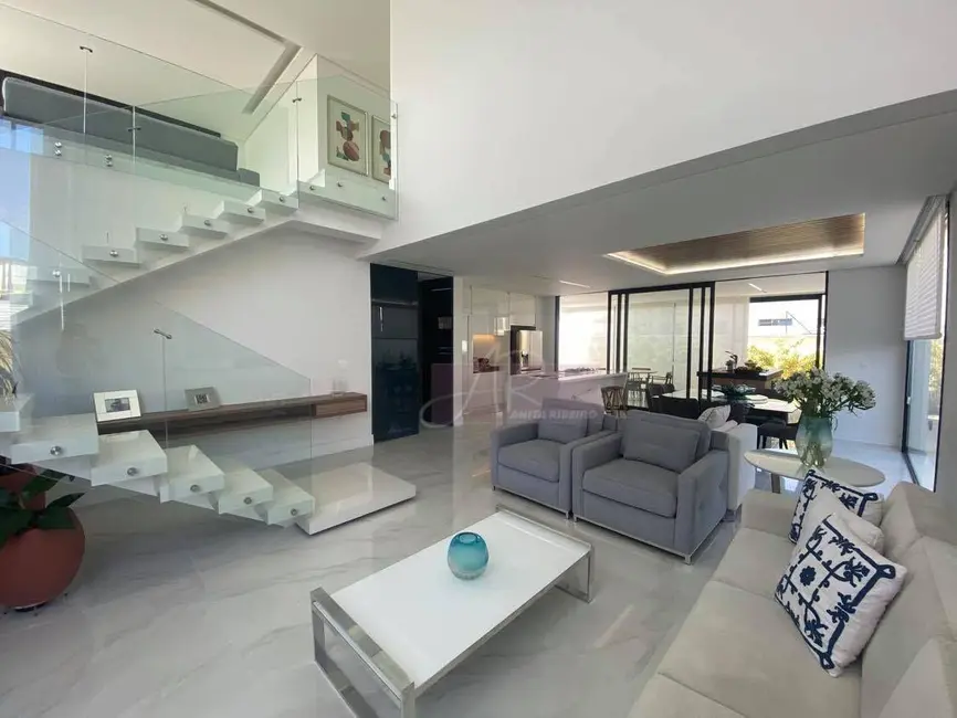 Foto 2 de Casa de Condomínio com 2 quartos à venda, 290m2 em Fátima II, Pouso Alegre - MG