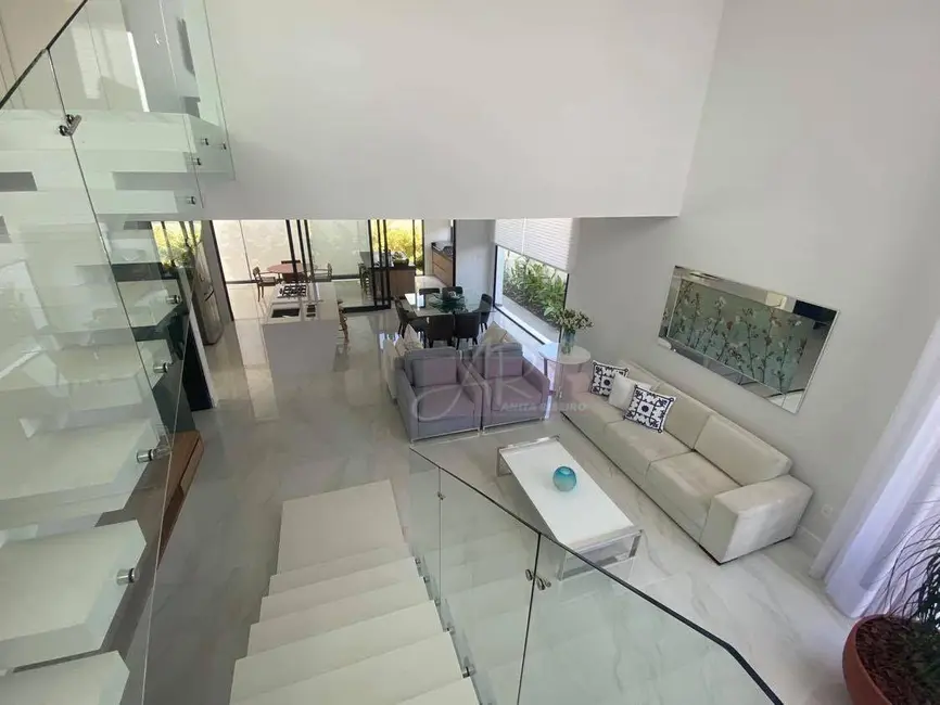 Foto 1 de Casa de Condomínio com 2 quartos à venda, 290m2 em Fátima II, Pouso Alegre - MG