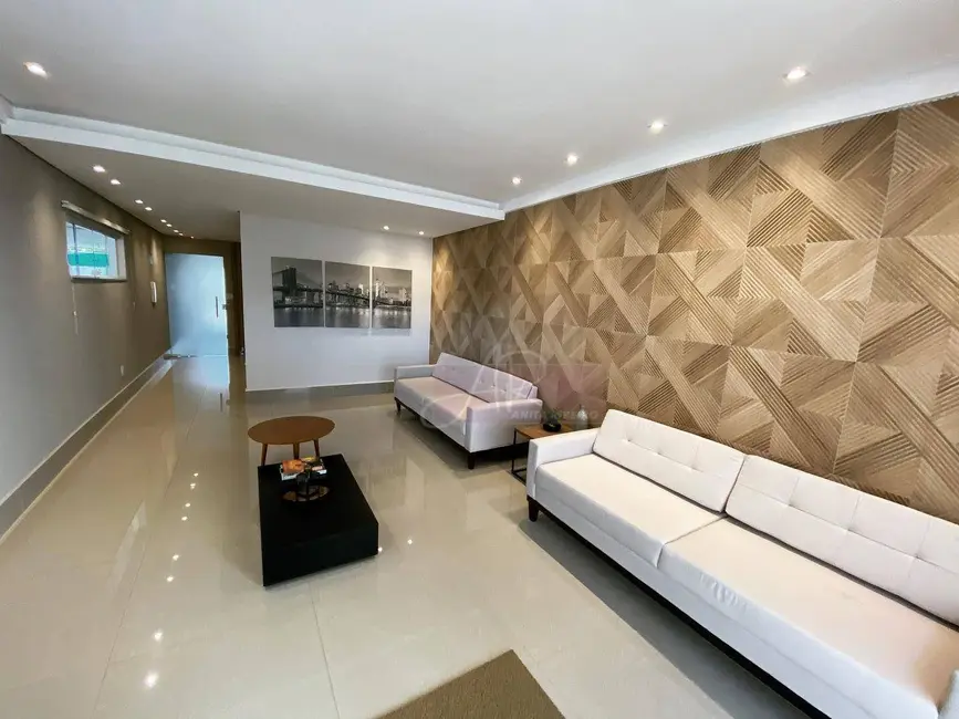 Foto 1 de Apartamento com 2 quartos à venda, 60m2 em Fátima III, Pouso Alegre - MG