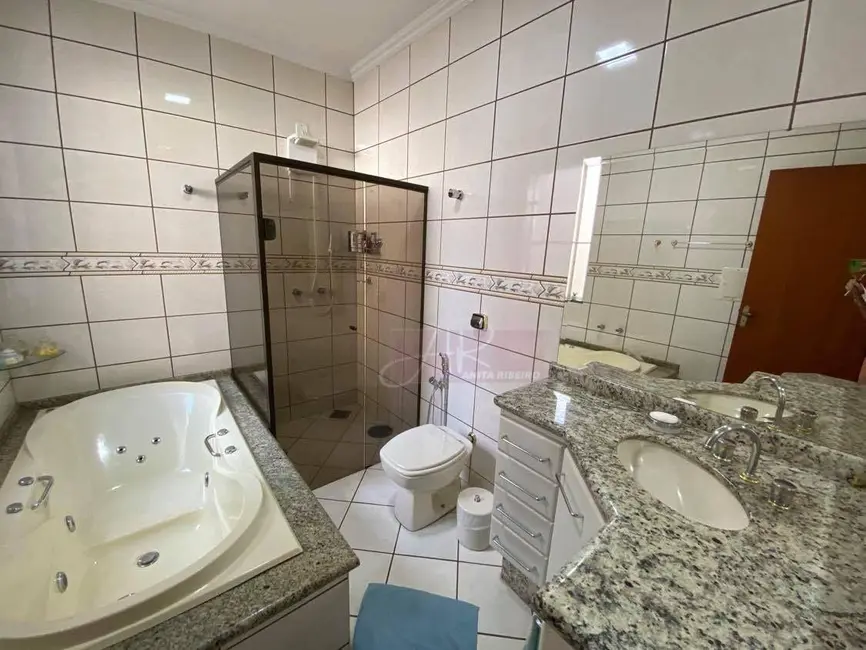 Casa com 4 quartos à venda, 362m2 em Pouso Alegre - MG - imagem 9 Foto 9 de Casa com 4 quartos à venda, 362m2 em Pouso Alegre - MG