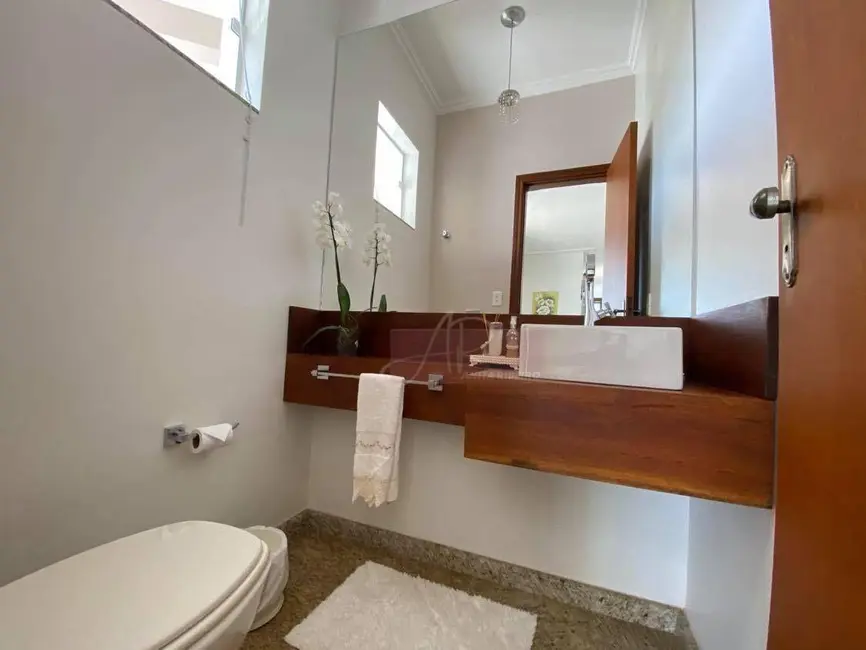 Casa com 4 quartos à venda, 362m2 em Pouso Alegre - MG - imagem 7 Foto 7 de Casa com 4 quartos à venda, 362m2 em Pouso Alegre - MG