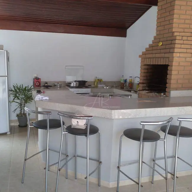 Foto 2 de Casa com 4 quartos à venda, 300m2 em Pouso Alegre - MG