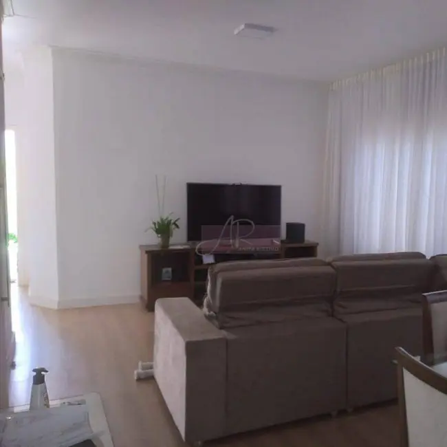 Foto 6 de Casa com 4 quartos à venda, 300m2 em Pouso Alegre - MG