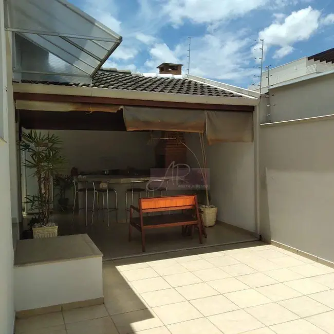 Foto 3 de Casa com 4 quartos à venda, 300m2 em Pouso Alegre - MG