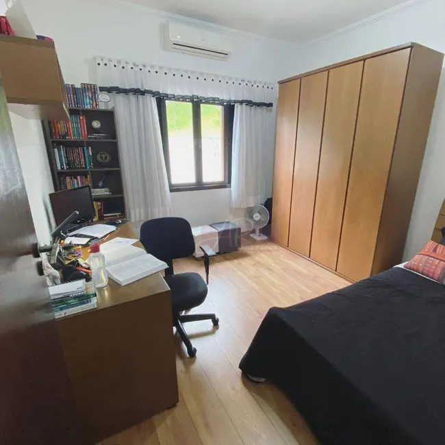 Foto 6 de Casa com 3 quartos à venda, 360m2 em Pouso Alegre - MG