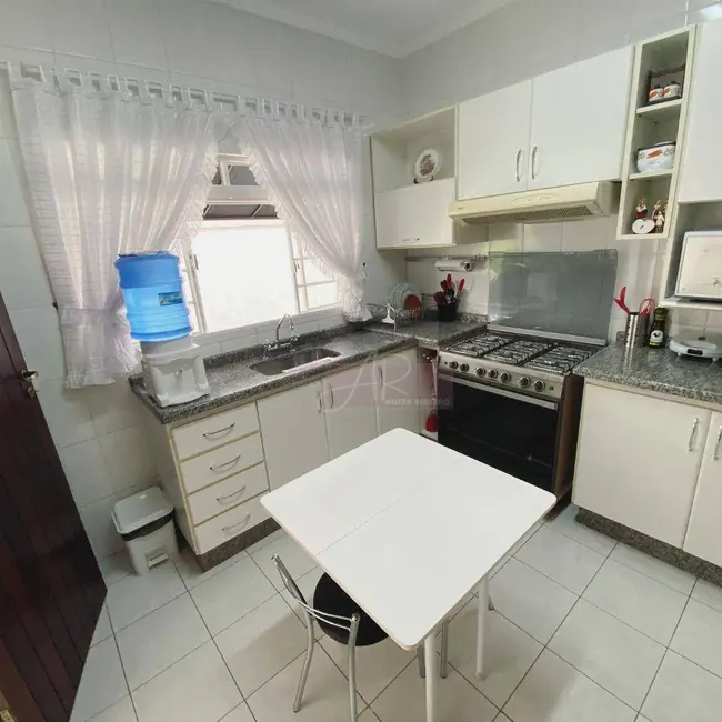 Foto 5 de Casa com 3 quartos à venda, 360m2 em Pouso Alegre - MG