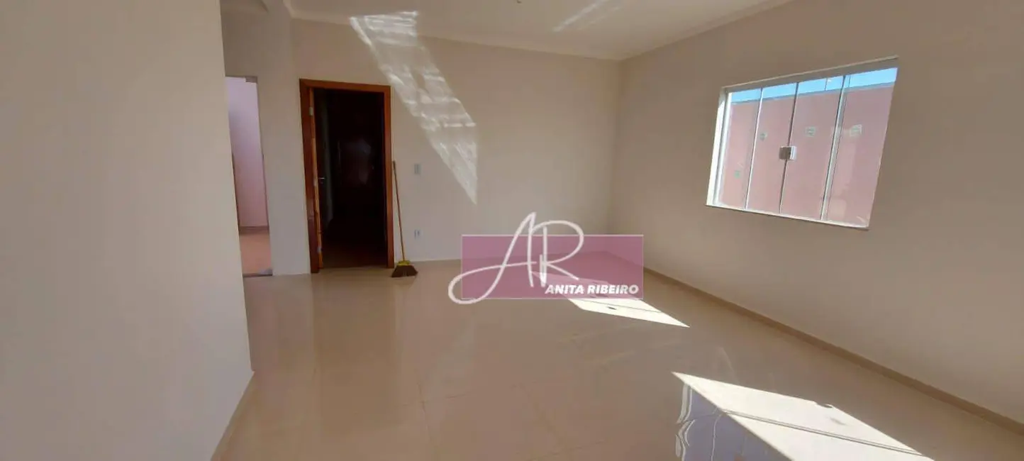 Foto 2 de Casa com 3 quartos à venda, 332m2 em Pouso Alegre - MG