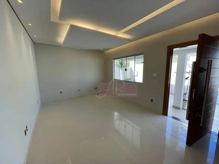 Casa com 3 quartos à venda, 362m2 em Pouso Alegre - MG - imagem 3 Foto 3 de Casa com 3 quartos à venda, 362m2 em Pouso Alegre - MG