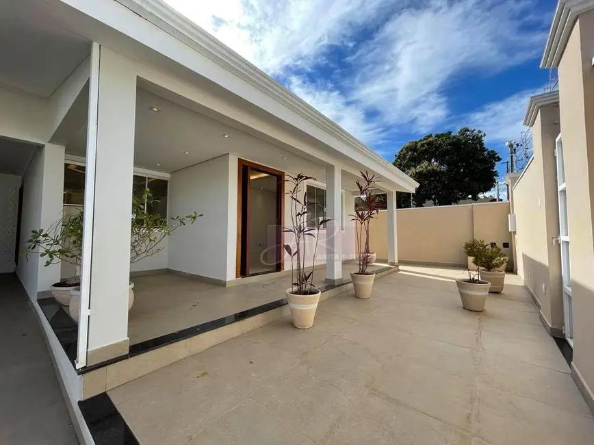 Foto 1 de Casa com 3 quartos à venda, 362m2 em Pouso Alegre - MG