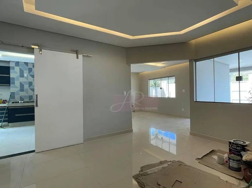 Casa com 3 quartos à venda, 362m2 em Pouso Alegre - MG - imagem 5 Foto 5 de Casa com 3 quartos à venda, 362m2 em Pouso Alegre - MG