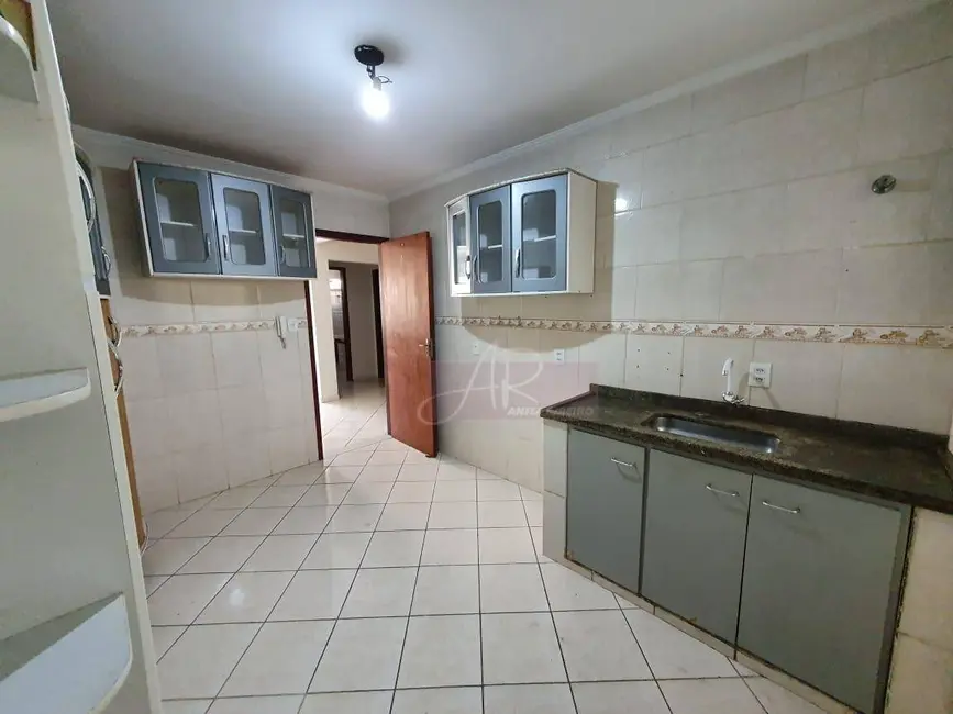 Foto 3 de Apartamento com 3 quartos à venda, 77m2 em Pouso Alegre - MG