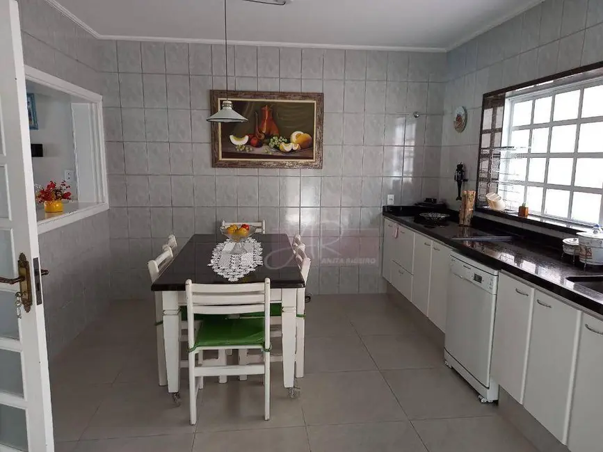 Foto 9 de Casa com 3 quartos à venda, 300m2 em Pouso Alegre - MG