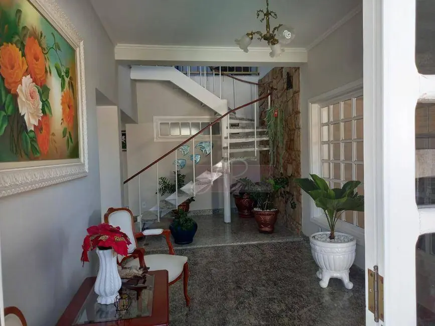 Foto 7 de Casa com 3 quartos à venda, 300m2 em Pouso Alegre - MG