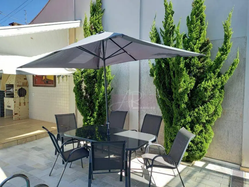 Foto 6 de Casa com 3 quartos à venda, 300m2 em Pouso Alegre - MG