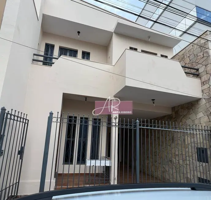 Foto 1 de Casa com 4 quartos à venda, 127m2 em Santa Lúcia, Pouso Alegre - MG
