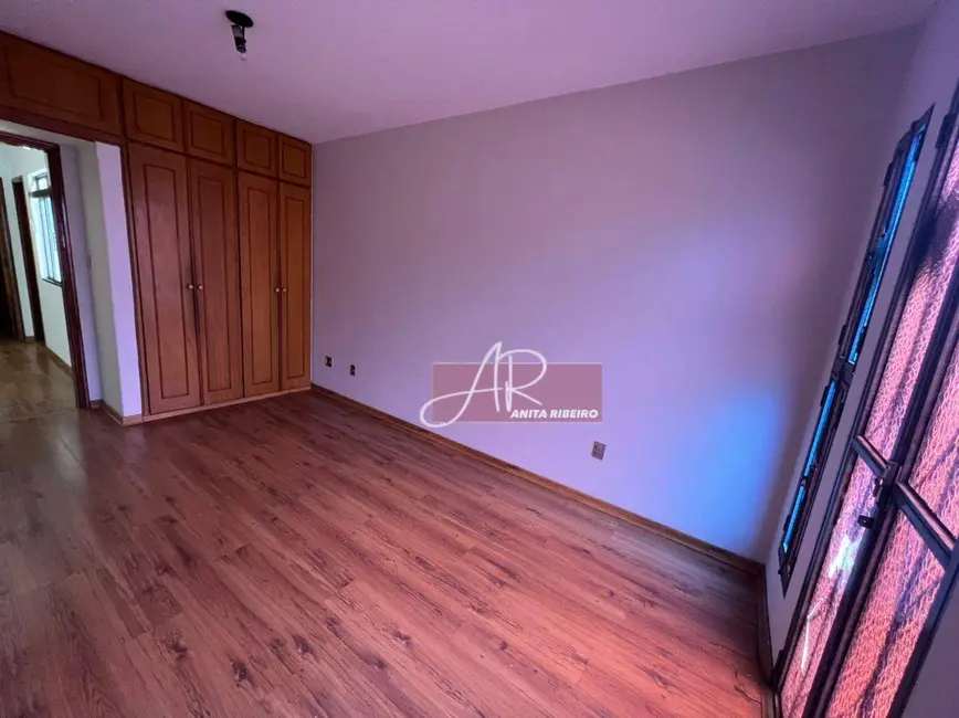 Foto 7 de Casa com 4 quartos à venda, 127m2 em Santa Lúcia, Pouso Alegre - MG