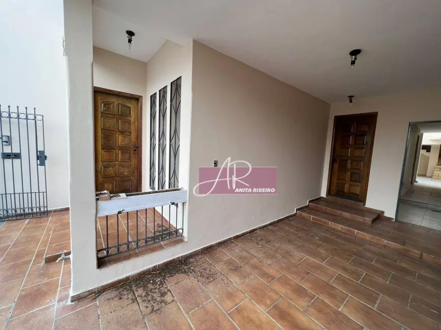 Foto 2 de Casa com 4 quartos à venda, 127m2 em Santa Lúcia, Pouso Alegre - MG
