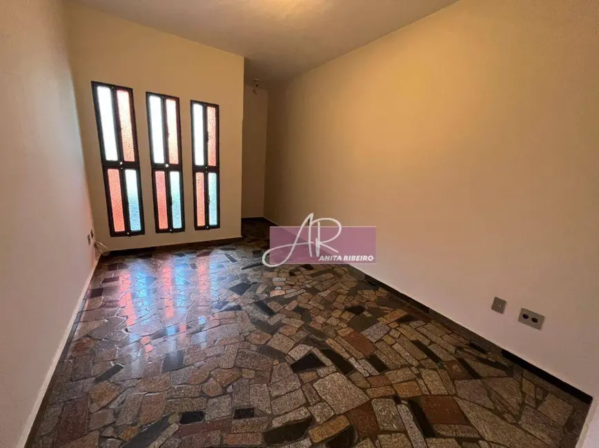 Foto 3 de Casa com 4 quartos à venda, 127m2 em Santa Lúcia, Pouso Alegre - MG