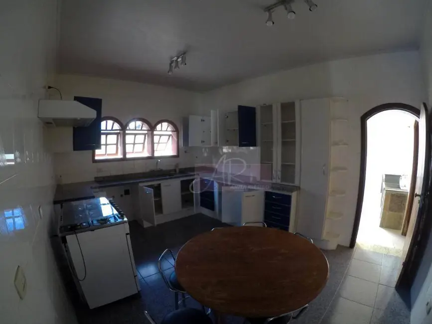Casa com 4 quartos à venda, 400m2 em Saúde, Pouso Alegre - MG - imagem 9 Foto 9 de Casa com 4 quartos à venda, 400m2 em Saúde, Pouso Alegre - MG