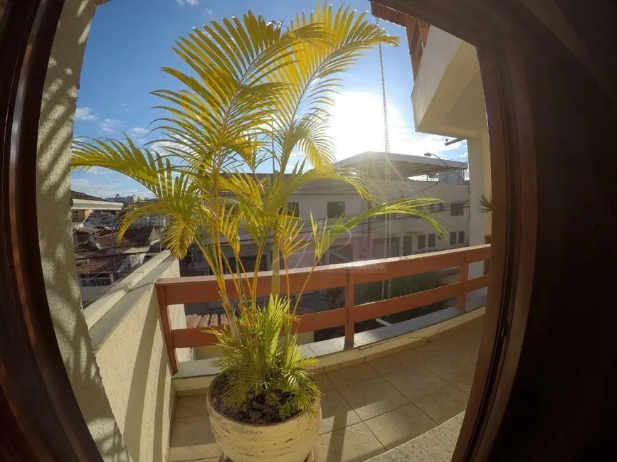 Casa com 4 quartos à venda, 400m2 em Saúde, Pouso Alegre - MG - imagem 6 Foto 6 de Casa com 4 quartos à venda, 400m2 em Saúde, Pouso Alegre - MG