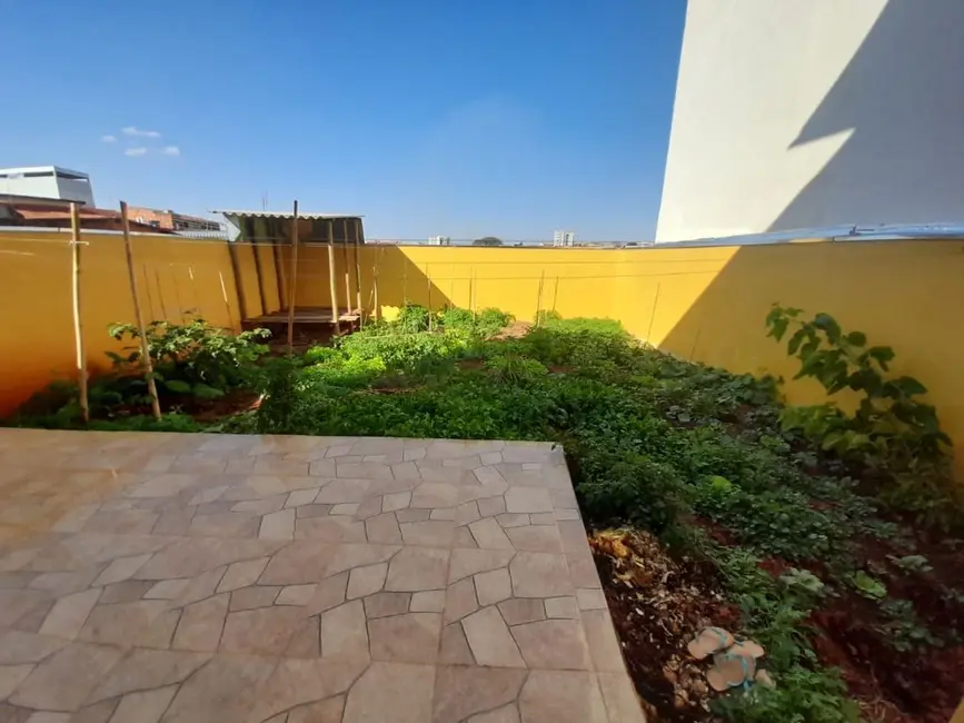 Foto 5 de Casa com 3 quartos à venda, 237m2 em Saúde, Pouso Alegre - MG