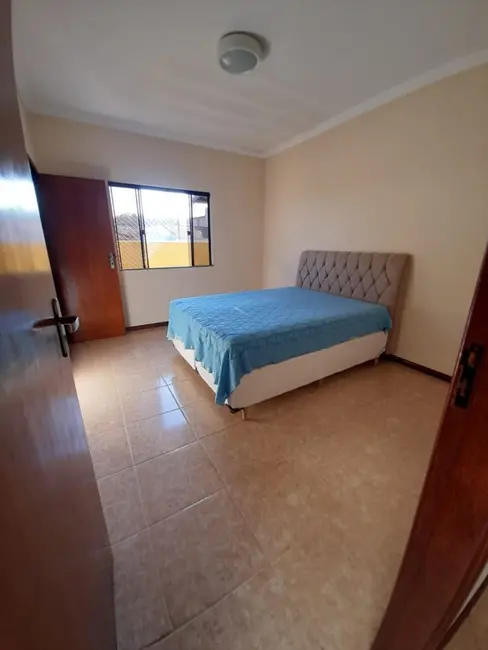 Foto 4 de Casa com 3 quartos à venda, 237m2 em Saúde, Pouso Alegre - MG