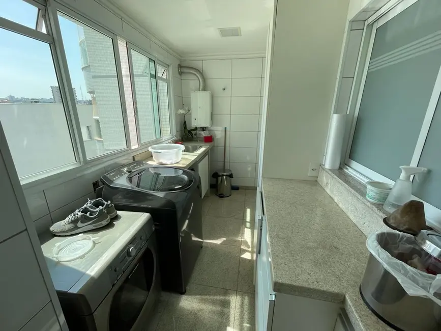Apartamento com 4 quartos à venda, 174m2 em Centro, Pouso Alegre - MG - imagem 8 Foto 8 de Apartamento com 4 quartos à venda, 174m2 em Centro, Pouso Alegre - MG