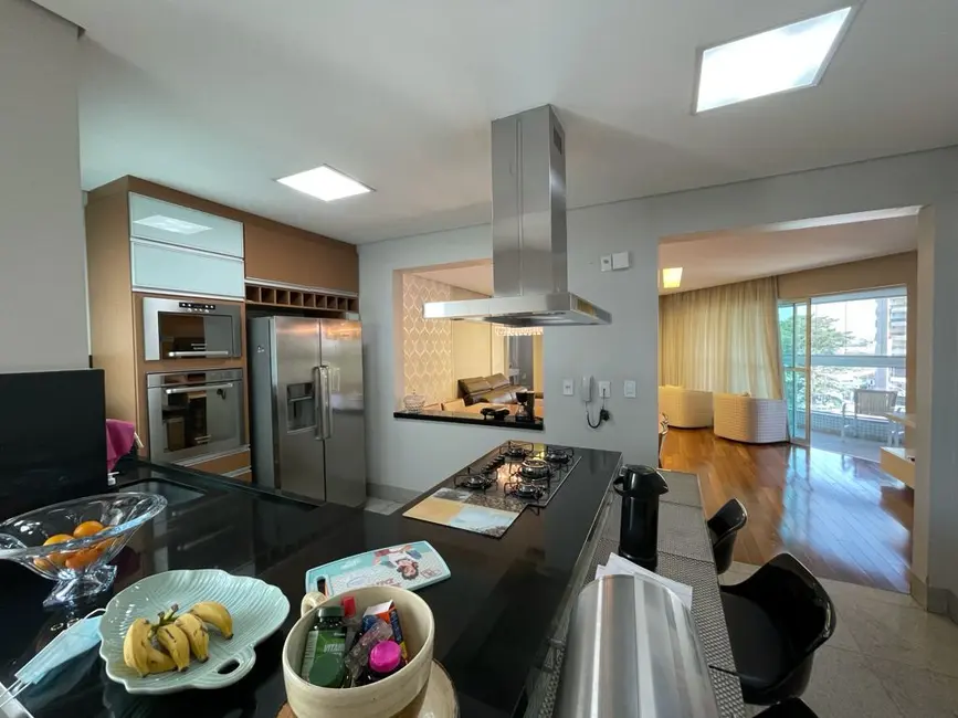 Apartamento com 4 quartos à venda, 174m2 em Centro, Pouso Alegre - MG - imagem 7 Foto 7 de Apartamento com 4 quartos à venda, 174m2 em Centro, Pouso Alegre - MG