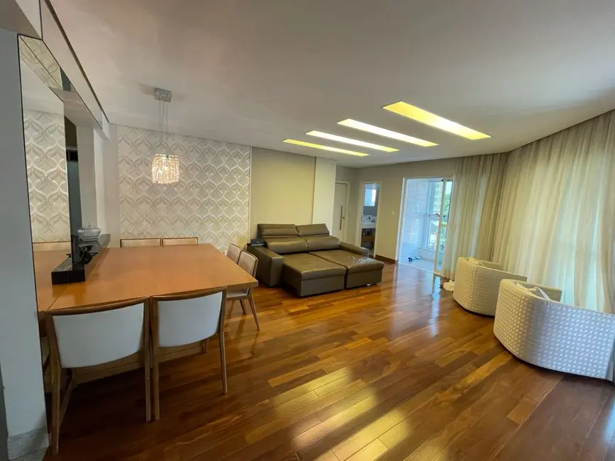 Apartamento com 4 quartos à venda, 174m2 em Centro, Pouso Alegre - MG - imagem 4 Foto 4 de Apartamento com 4 quartos à venda, 174m2 em Centro, Pouso Alegre - MG