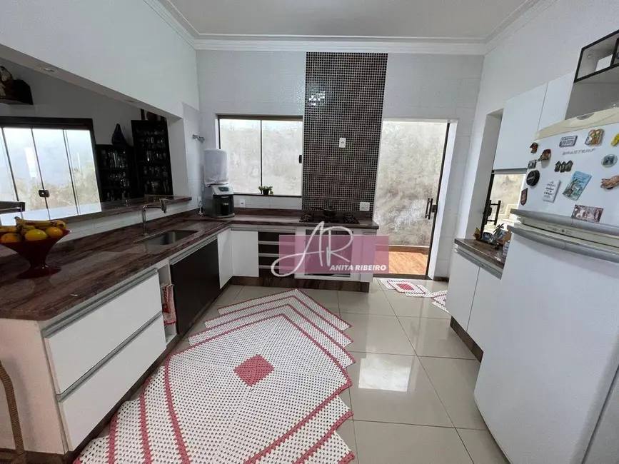 Casa com 4 quartos à venda, 300m2 em Colinas de Santa Bárbara, Pouso Alegre - MG - imagem 8 Foto 8 de Casa com 4 quartos à venda, 300m2 em Colinas de Santa Bárbara, Pouso Alegre - MG