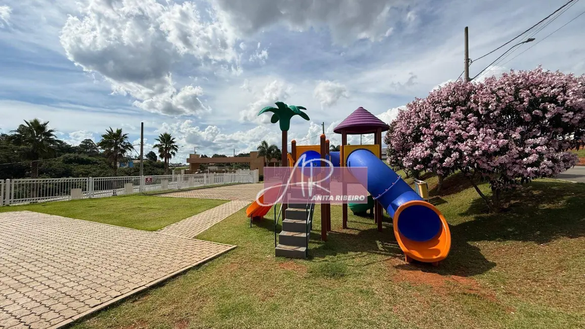 Foto 4 de Terreno / Lote à venda, 300m2 em Pouso Alegre - MG