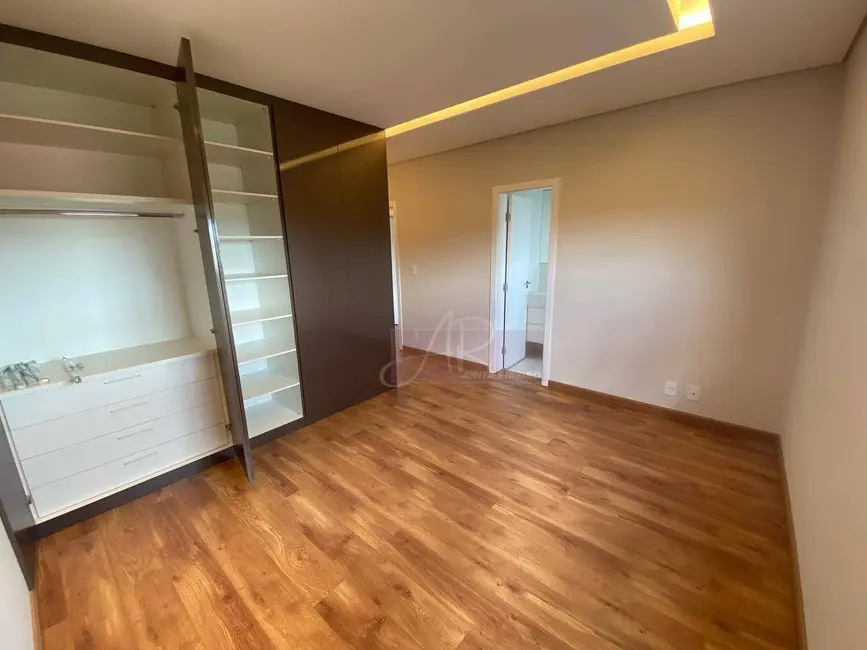 Apartamento com 3 quartos à venda, 130m2 em Residencial Santa Rita, Pouso Alegre - MG - imagem 7 Foto 7 de Apartamento com 3 quartos à venda, 130m2 em Residencial Santa Rita, Pouso Alegre - MG