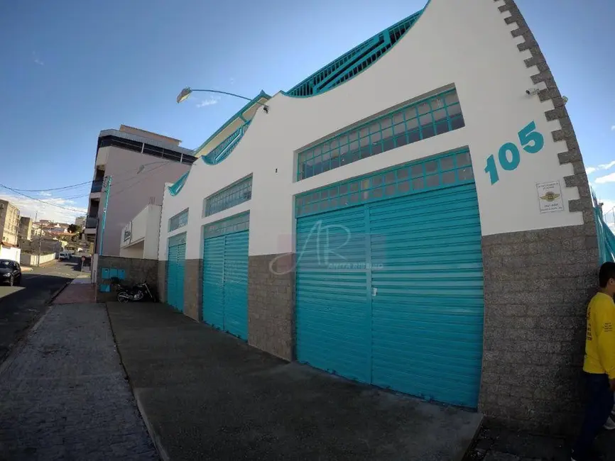 Foto 2 de Casa com 5 quartos à venda, 1476m2 em São Carlos, Pouso Alegre - MG