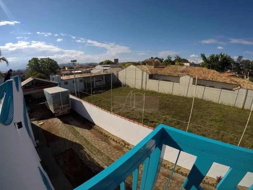 Casa com 5 quartos à venda, 1476m2 em São Carlos, Pouso Alegre - MG - imagem 3 Foto 3 de Casa com 5 quartos à venda, 1476m2 em São Carlos, Pouso Alegre - MG